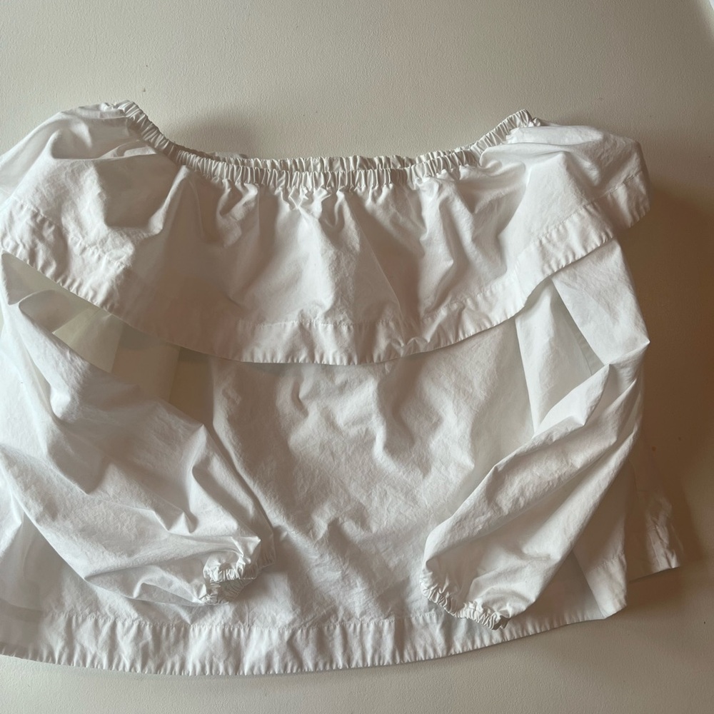 Wilfred 100% cotton white off the shoulder top. Medium.